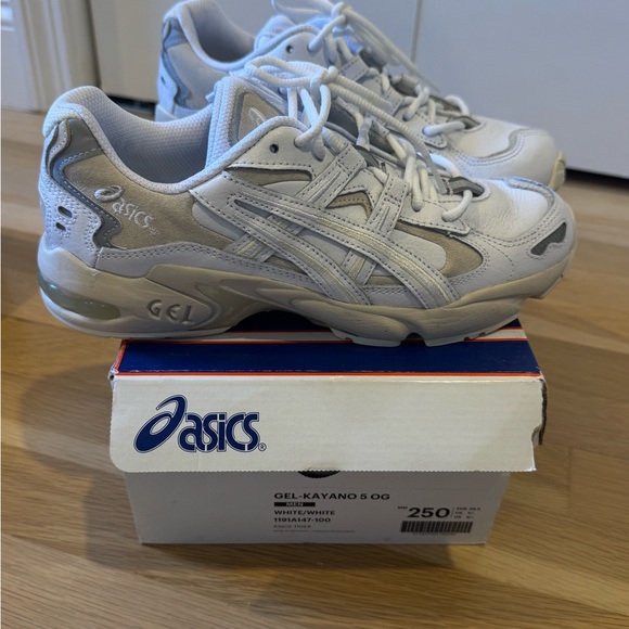 ASICS Gel Kayano Sneakers NIB - Picture 3 of 7